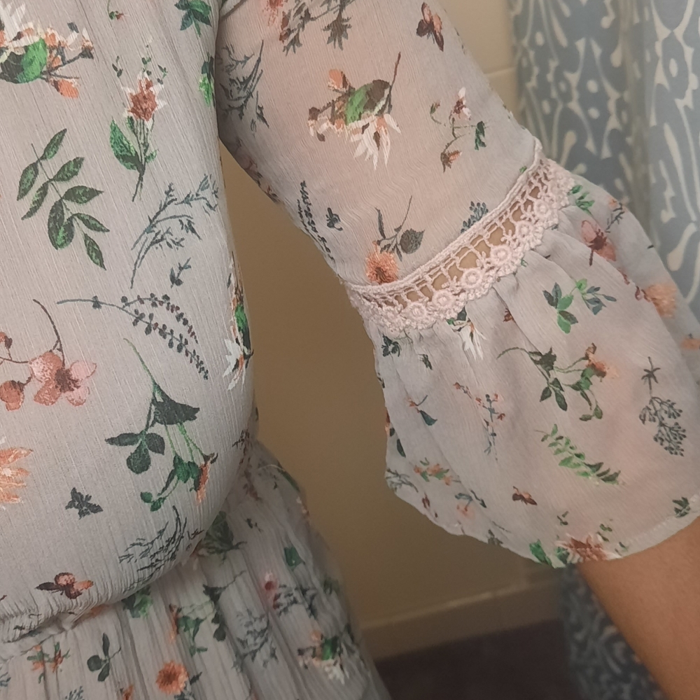 Grey floral ruffled collar dress - Picture 3 of 6